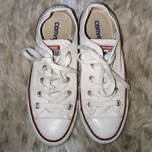 Converse Chuck Taylor Low Top White Unisex Shoe Men's 4 and Women's 6